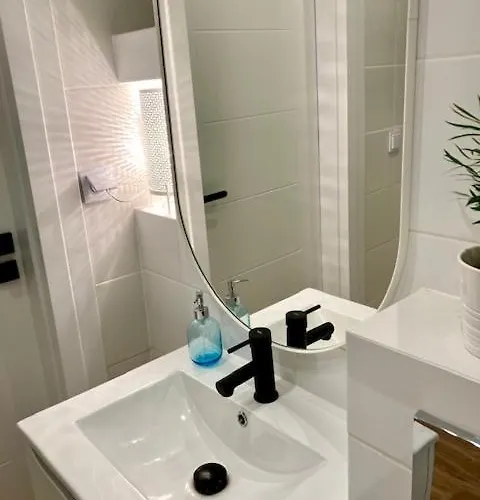 W Sopocie Miedzy Lasem A Morzem Sopot